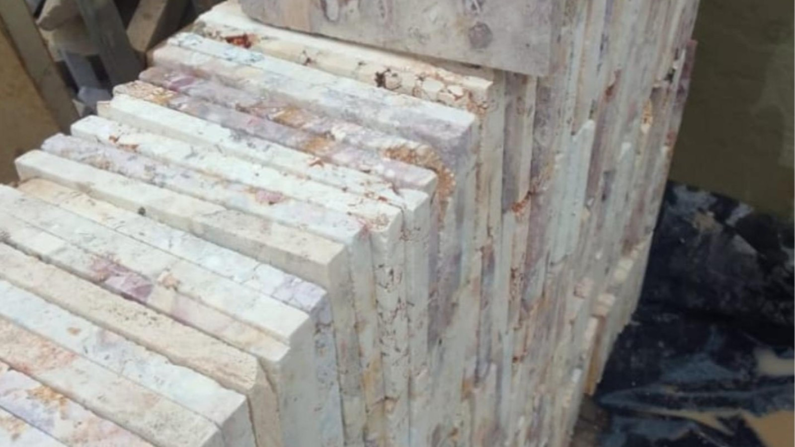 Kenyan White Ruby Stone slate