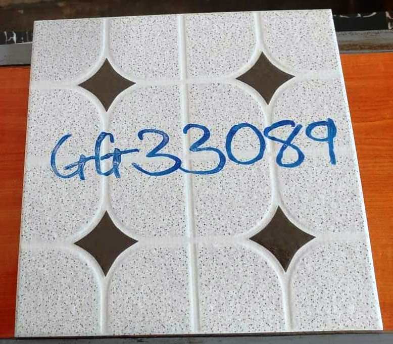 GG33089 Bathroom Floor Tile